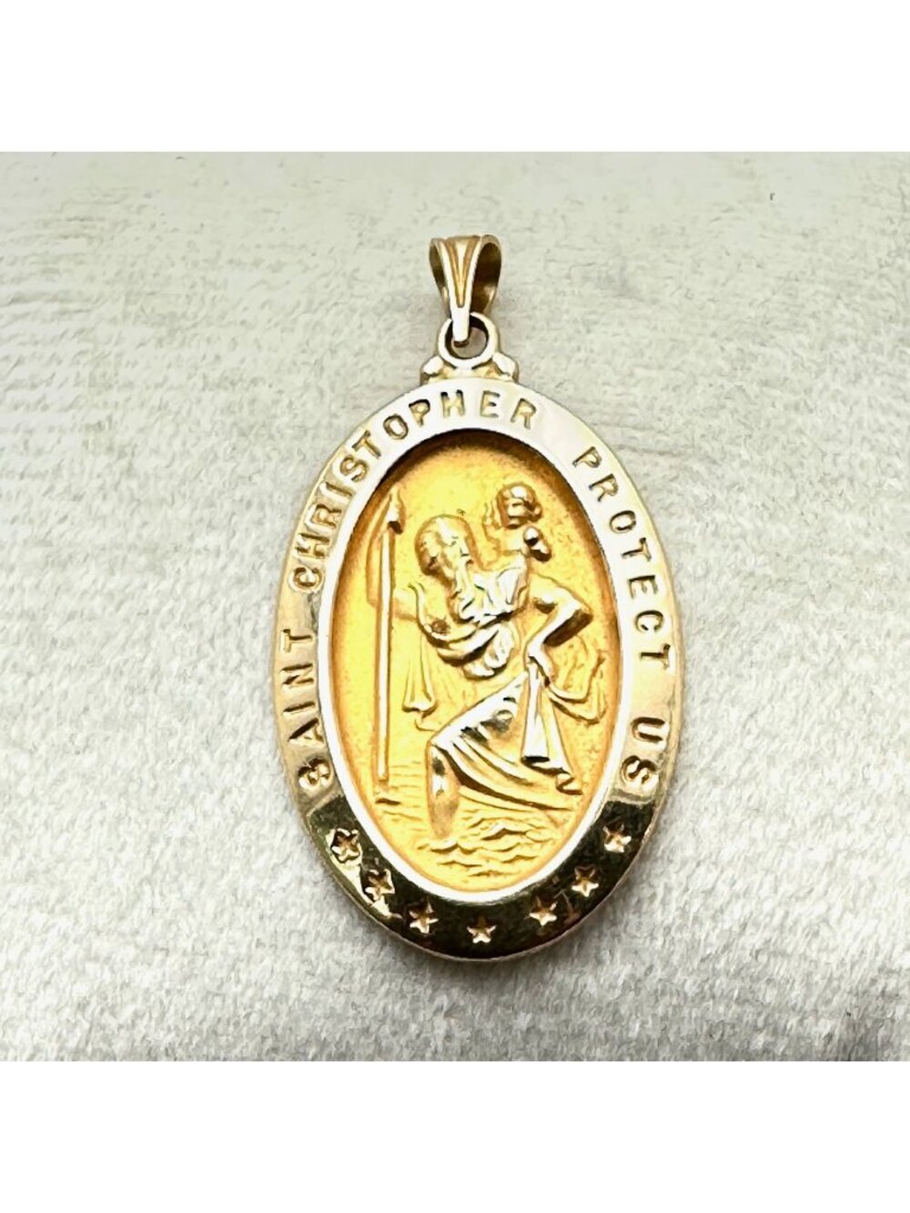 14k Yellow Gold Oval Pendant for Necklace Saint Christopher 2.32 Grams Unisex